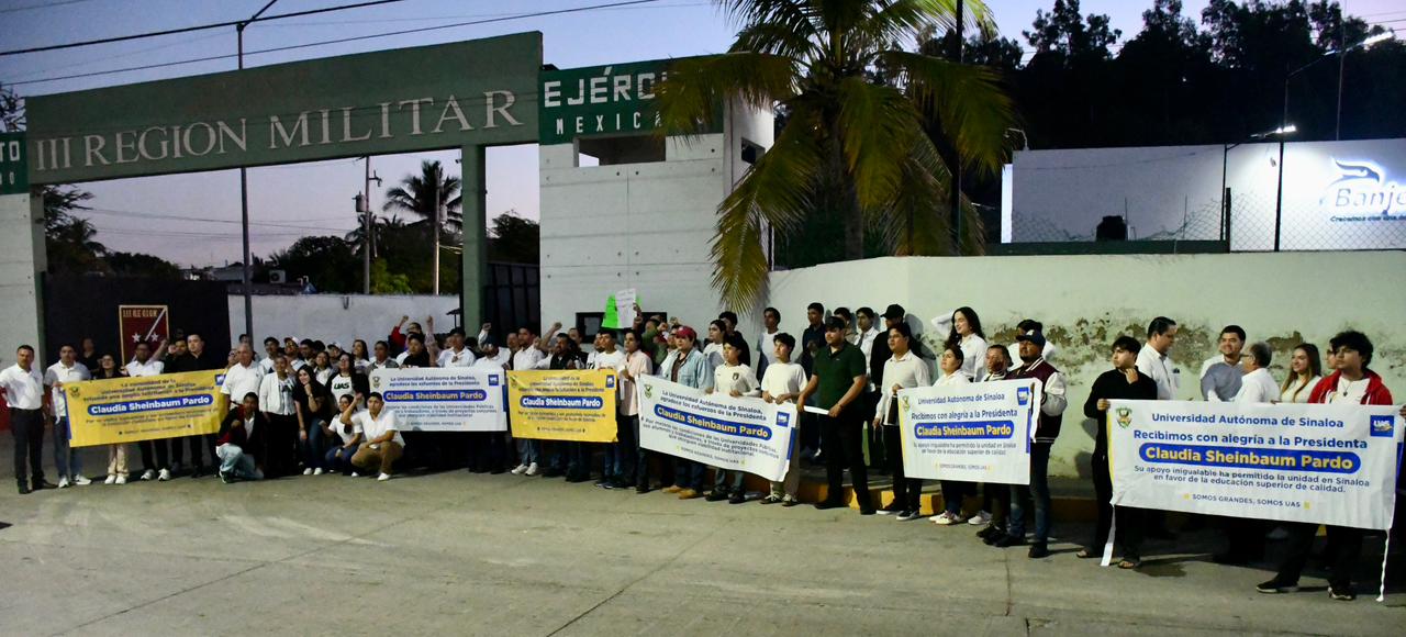 Universitarios de la UAS se hicieron presentes a las afueras de la Tercera Región Militar