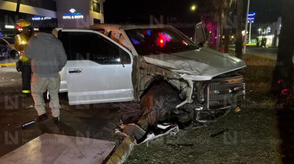 Cinco personas lesionadas tras aparatoso accidente en Jardines del Country en Los Mochis, Sinaloa