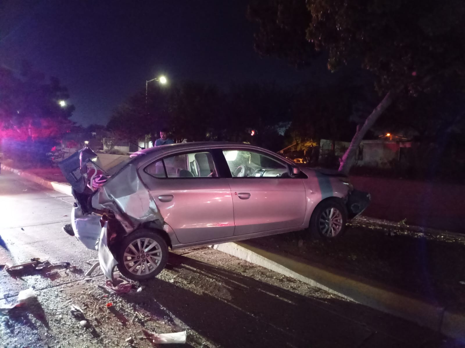 accidente entre dos vehículos en el fraccionamiento Cuauhtémoc de Los Mochis