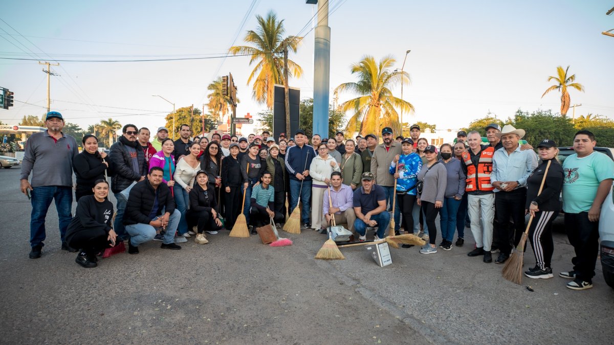alcaldesa de guasave encabeza segunda jornada de limpieza en nueve cuadras equipo