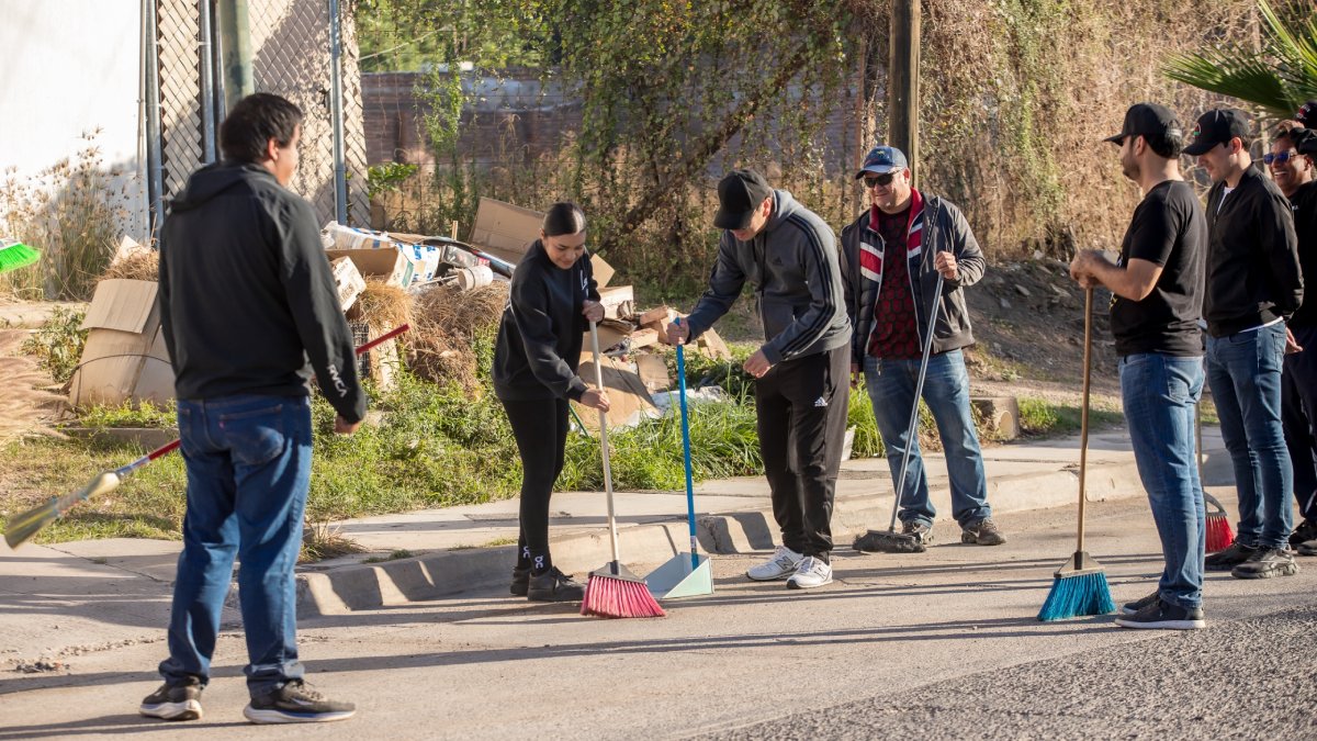 alcaldesa de guasave encabeza segunda jornada de limpieza en nueve cuadras grupo