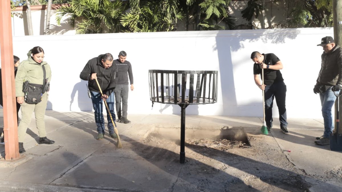 alcaldesa y funcionarios limpian calle zapata en guasave sin