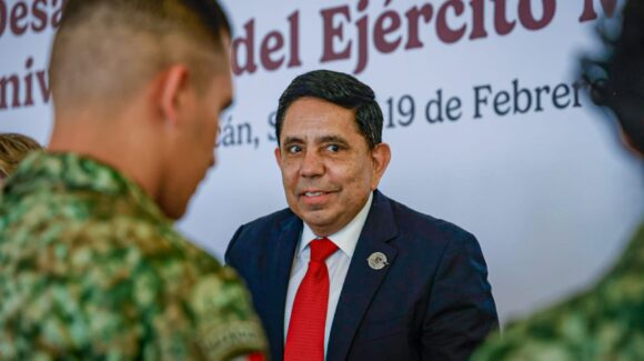 Acude nuevo titular de la FGR Sinaloa a evento del Día del Ejército Mexicano junto a Rocha Moya