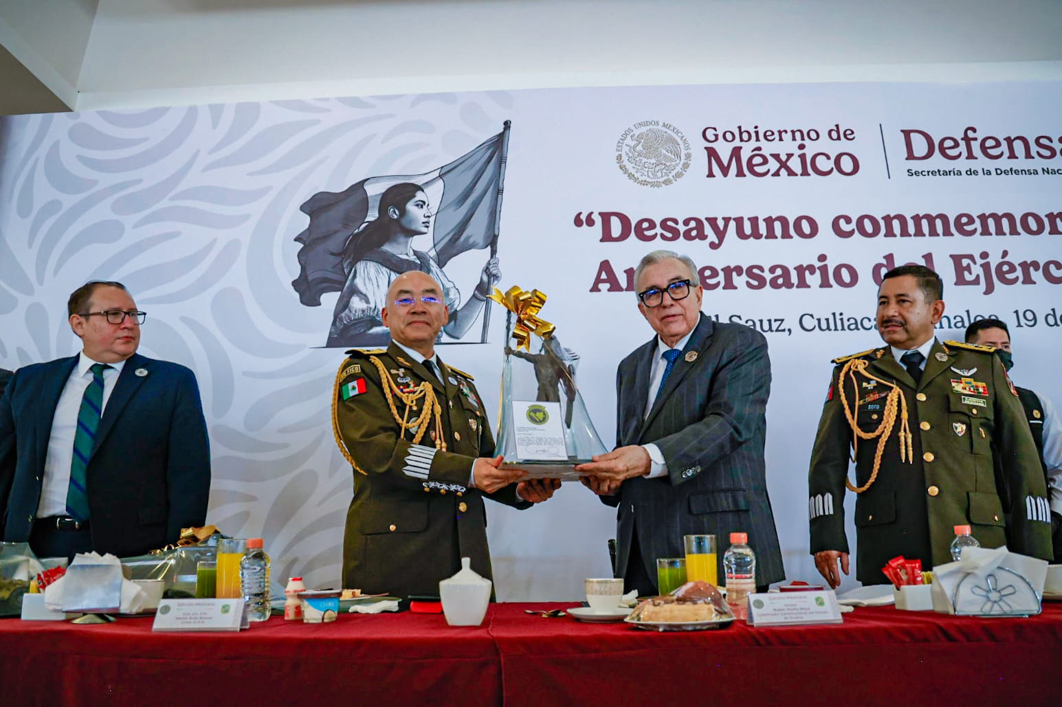 General de División de Estado Mayor, Héctor Ávila Alcocer y Rubén Rocha Moya