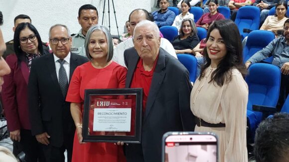 Salvador Alvarado celebra 64 años de municipalización con acto cívico y reconocimiento a Humberto López Rochín