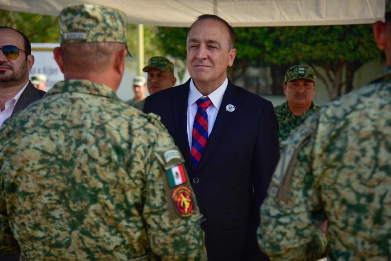 Entrega de reconocimientos al personal del Ejército y Fuerza Aérea