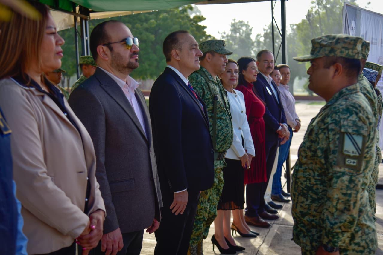 Entrega de reconocimientos al personal del Ejército y Fuerza Aérea