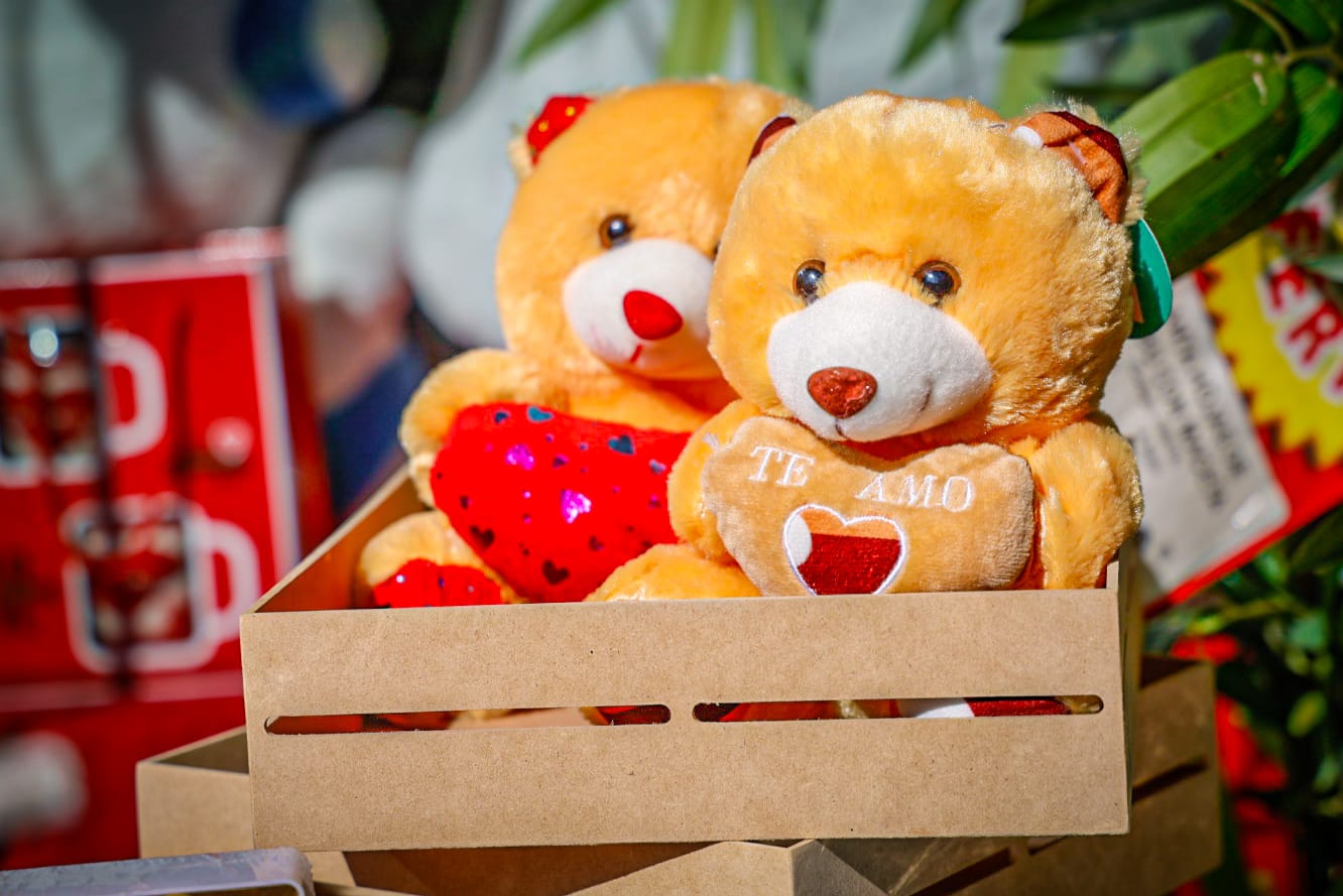 Peluches por Día de San Valentín, en el Centro de Culiacán