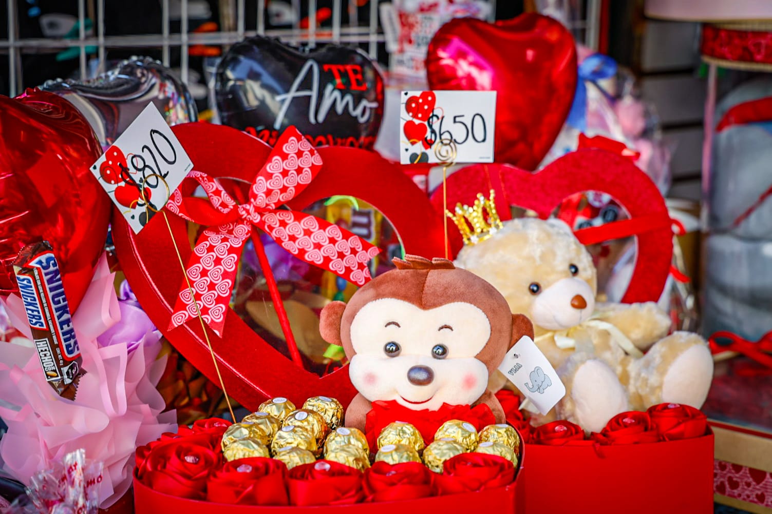 Dulces y peluches de venta en el Centro de Culiacán