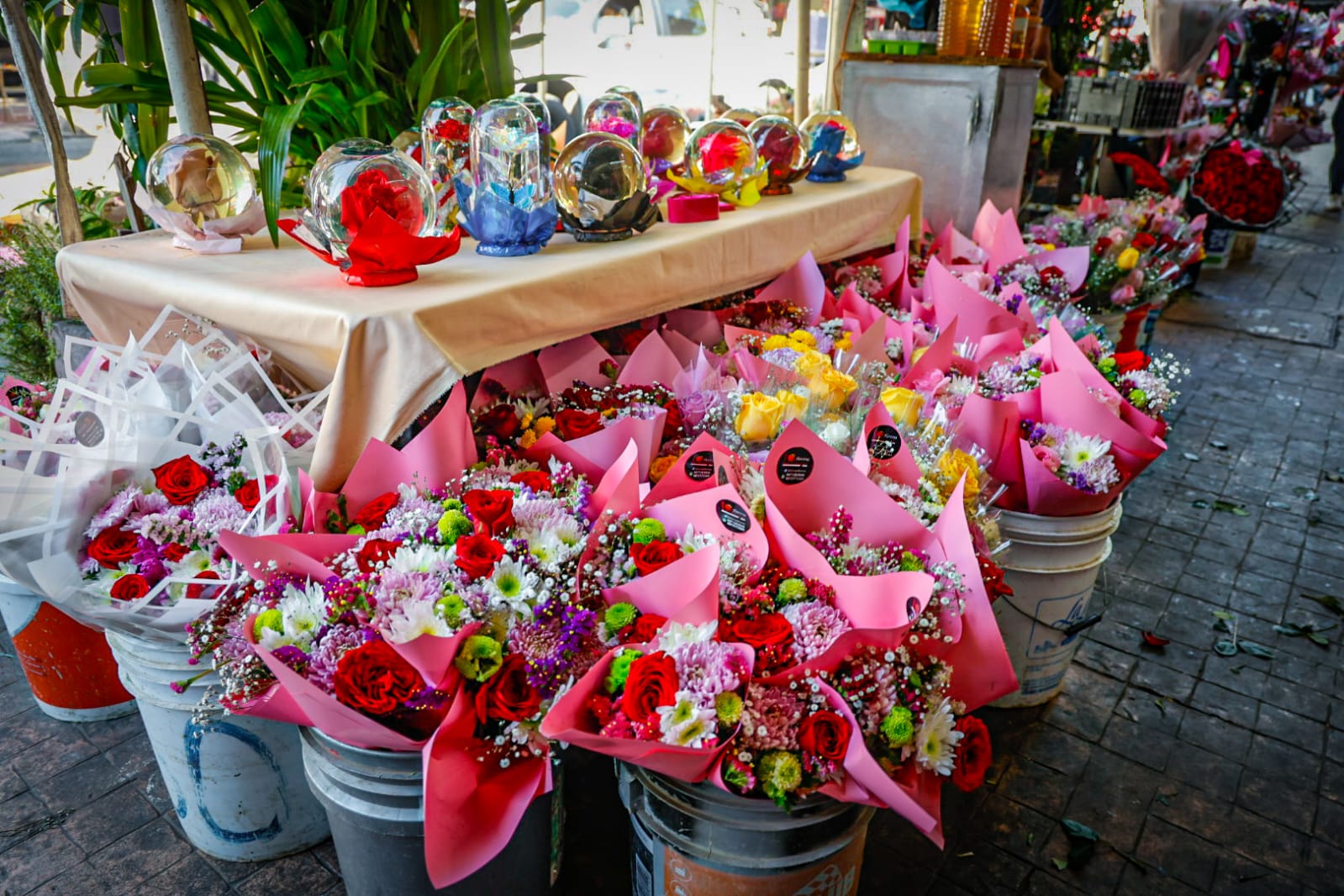 Arreglos de flores de venta en el Centro de Culiacán