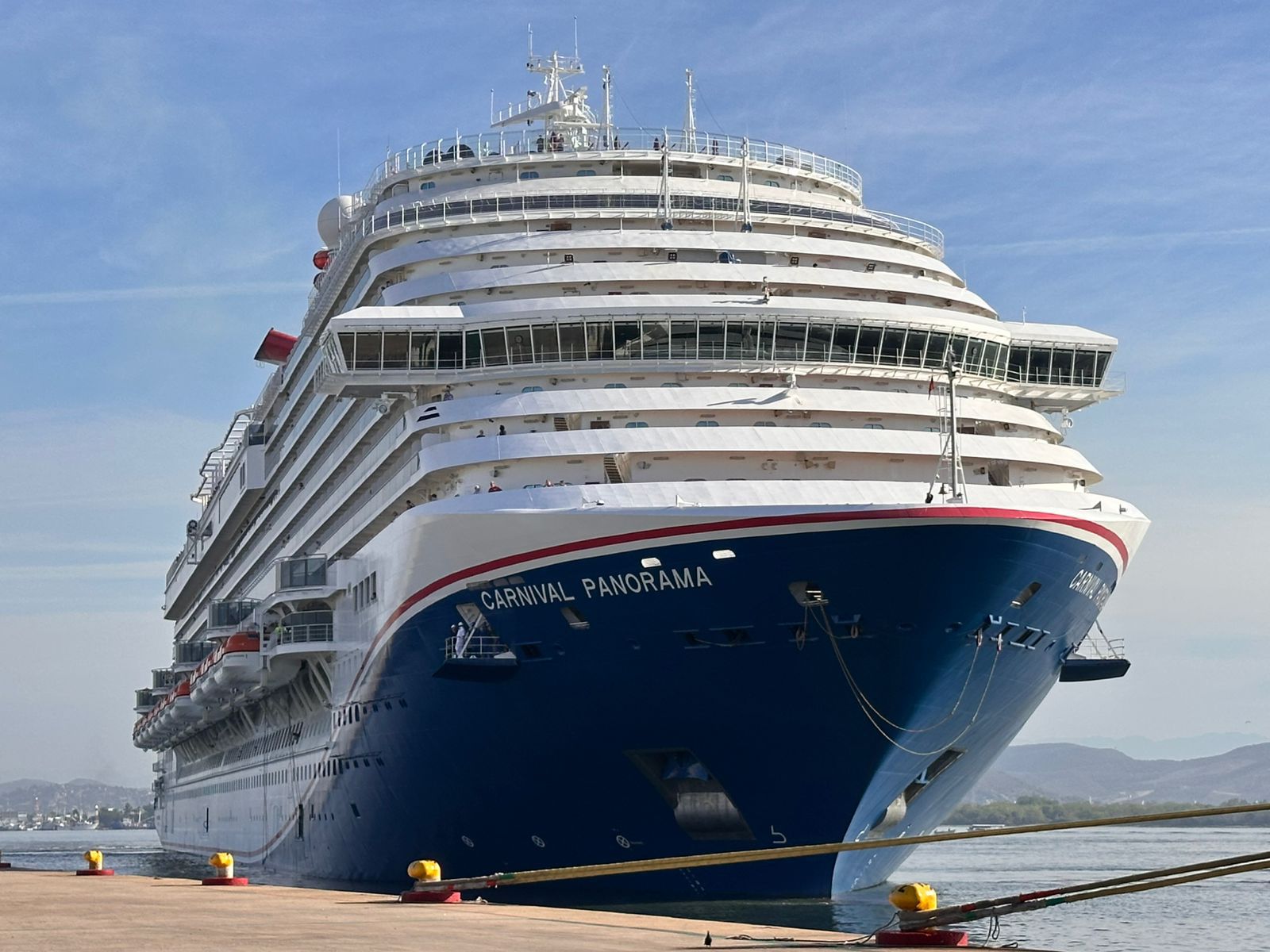 arriban cruceros con miles de turistas a mazatlan