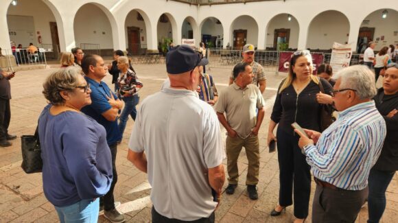Aspirantes al proceso de sindicaturas de Culiacán, Sinaloa acuden al Ayuntamiento a pedir se acelere expedición de convocatoria