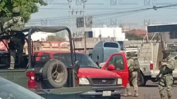 Muere Eduardo tras ser atacado a balazos frente al Mercado de Abastos de Culiacán, Sinaloa