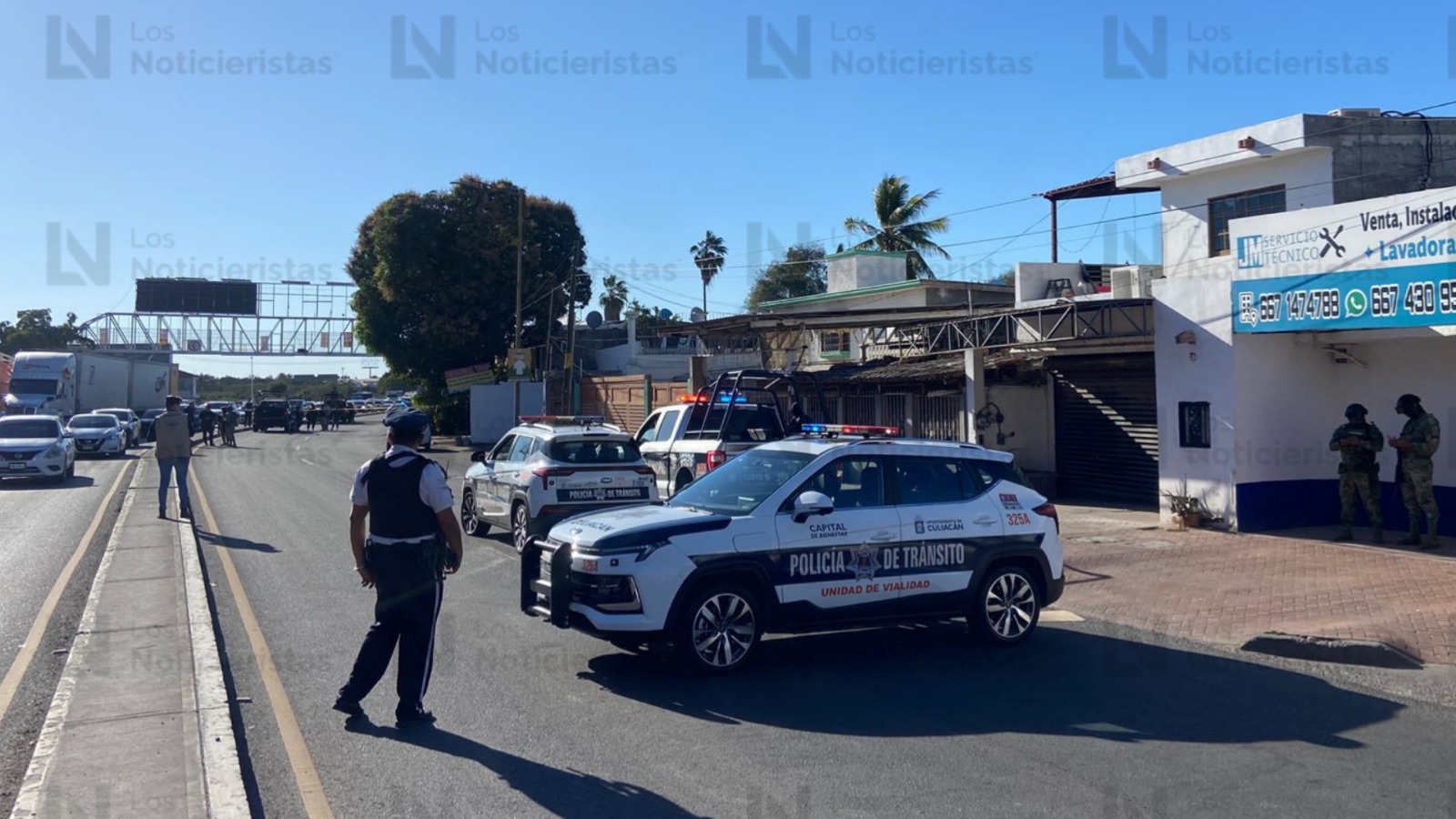 Ataque armado contra el conductor de un vehículo por la Calzada Aeropuerto en Culiacán