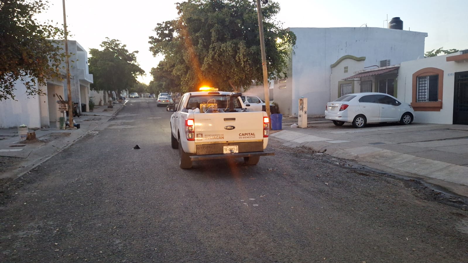 Fumigación en calles de Culiacán