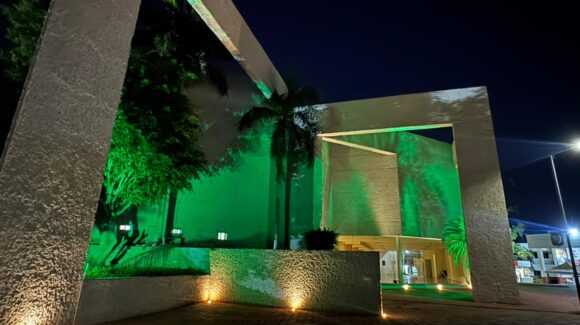 Guasave se ilumina de verde por el Día Mundial del Trasplante de Órganos