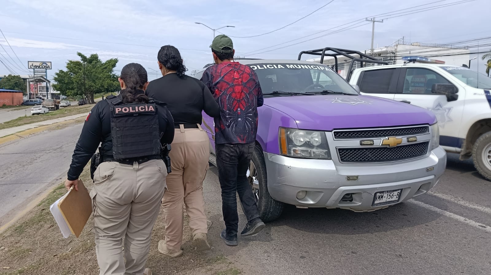 Autoridades brindan auxilio a joven con crisis emocional en Mazatlán