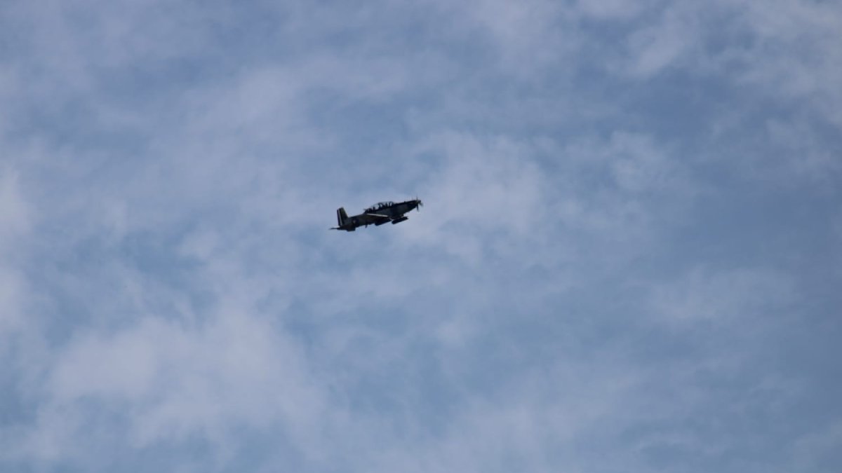 avion militar realiza patrullaje aereo en sierra de concordia sin