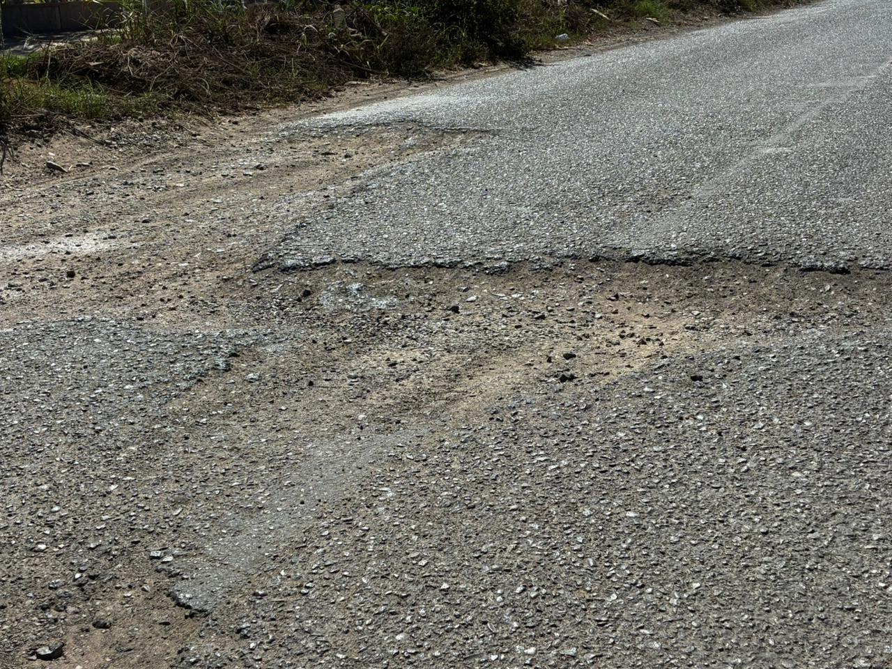 baches en la carretera del tramo Ohuira-20 de Noviembre Nuevo, Los Mochis