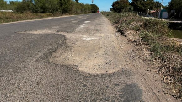 Vecinos del ejido 20 de Noviembre y Ohuira claman bacheo del Libramiento Oriente en Ahome, Sinaloa