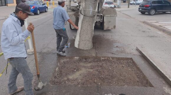 “Ya tenemos el dinero para seguir tapando baches y reparar pavimentos dañados”, dice alcalde de Ahome, Sinaloa