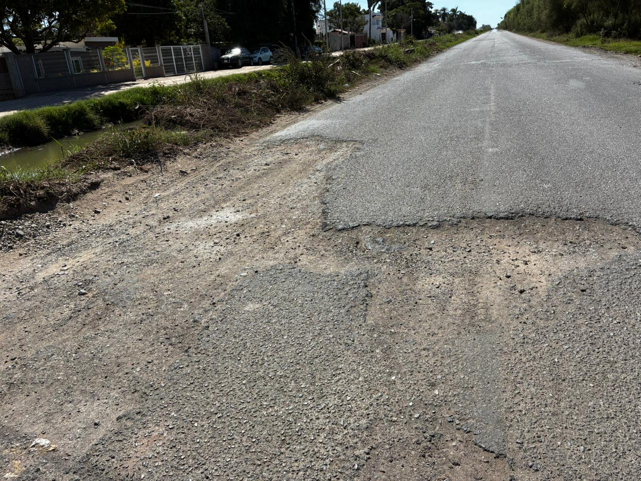 Baches libramiento oriente de Los Mochis
