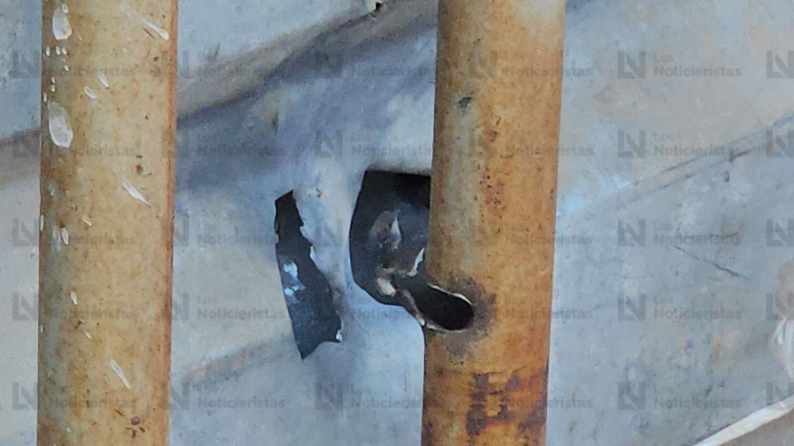 Balas dañaron las fachadas de las viviendas en la colonia 5 de Febrero, en Culiacán