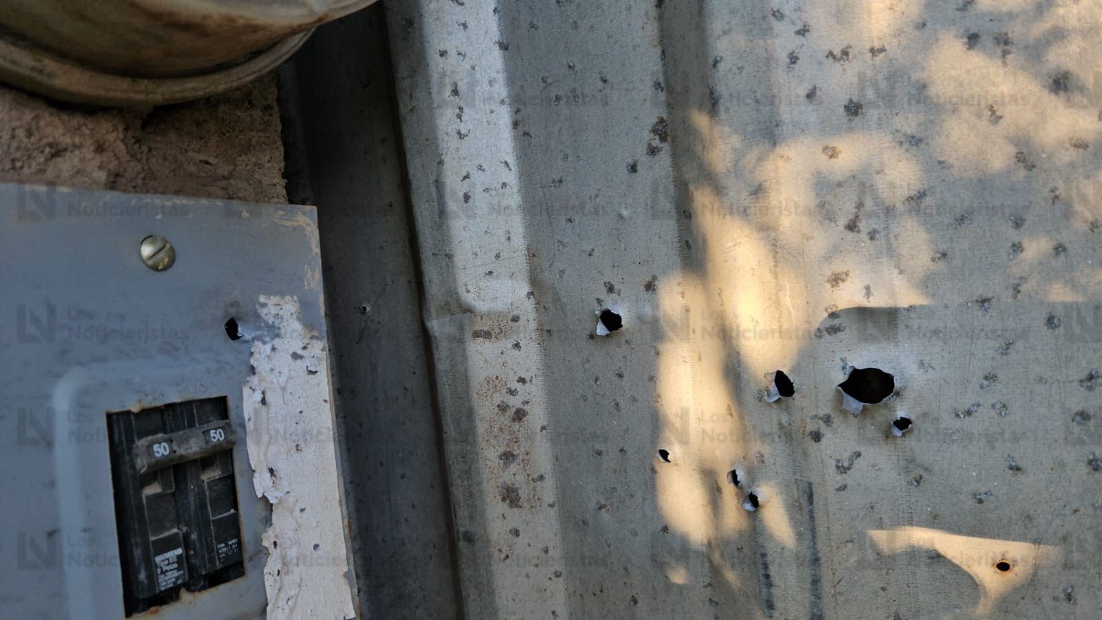 Balas dañaron las fachadas de las viviendas en la colonia 5 de Febrero, en Culiacán