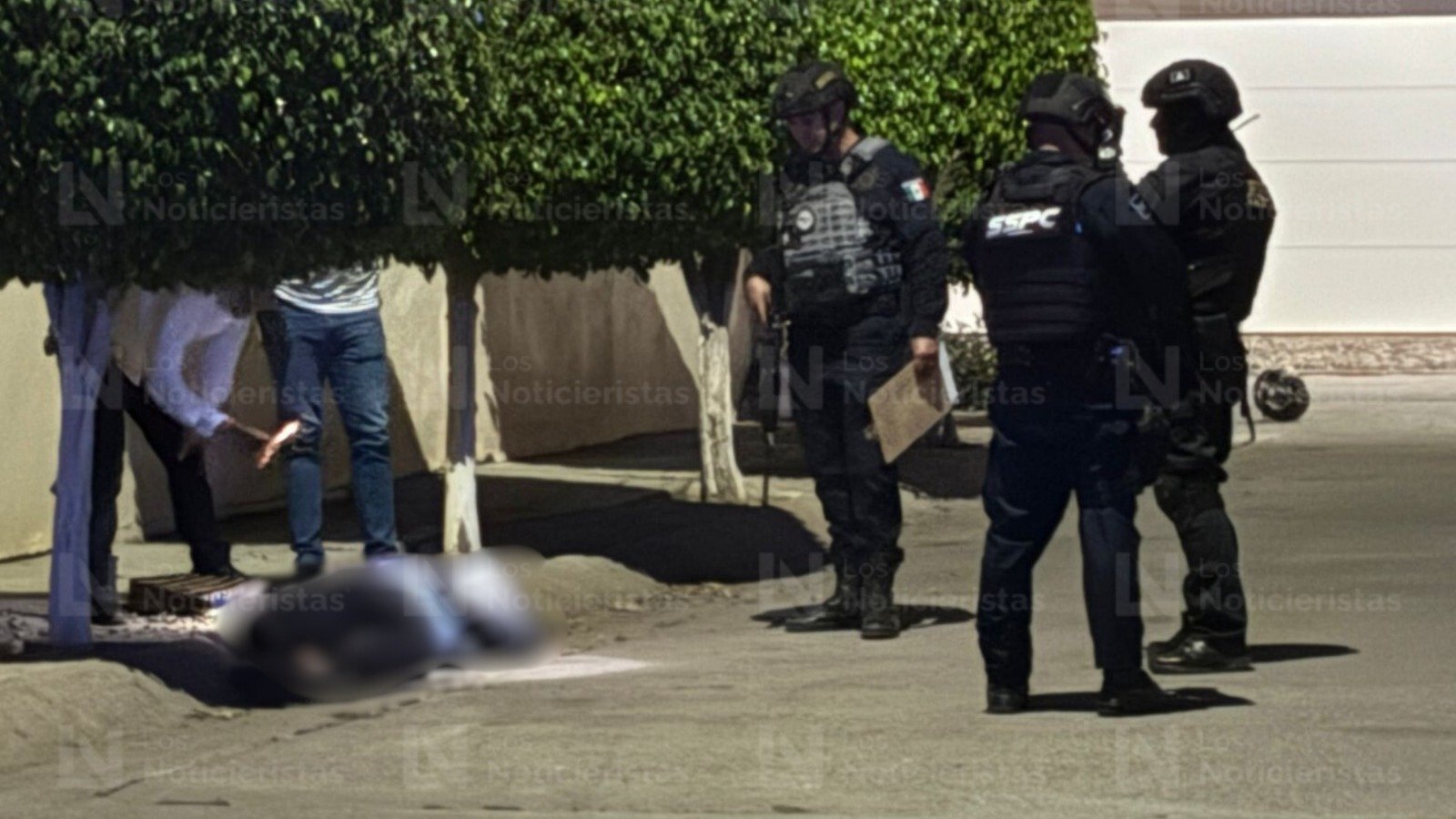 Balean a una pareja en el fraccionamiento Los Olivos de Culiacán, Sin.