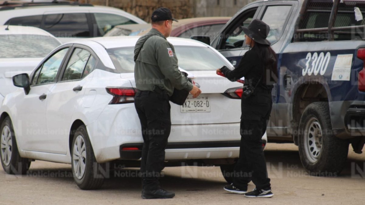 balean mujer en un puesto de comida en mazatlan