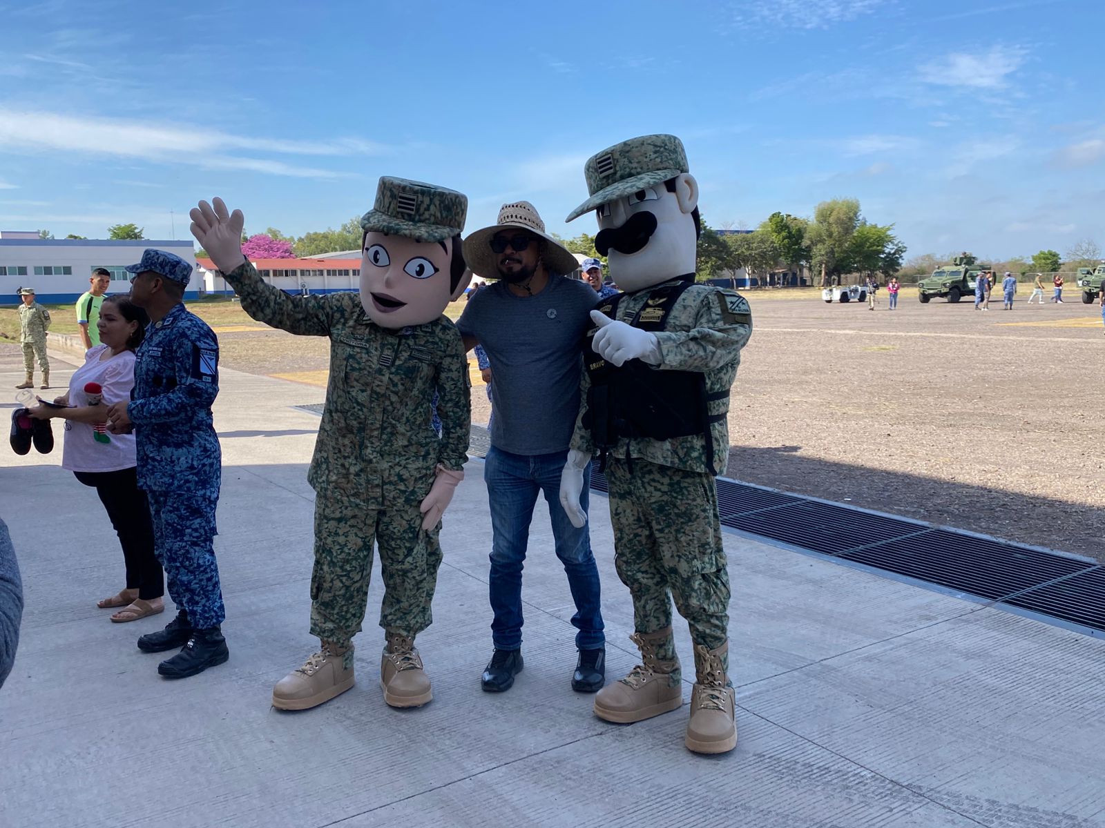 Ejército realiza paseo dominical en la Base Aérea Milltar #10, en Culiacán