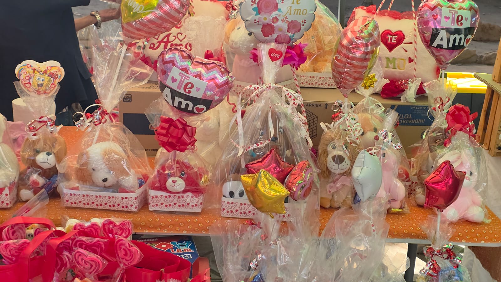Arreglos de peluches y globos