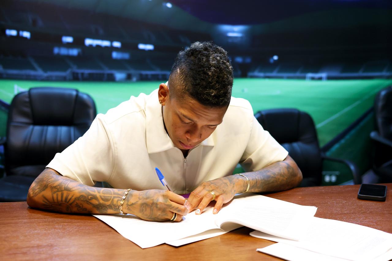 Mazatlán FC anuncia la contratación de Billy Arce