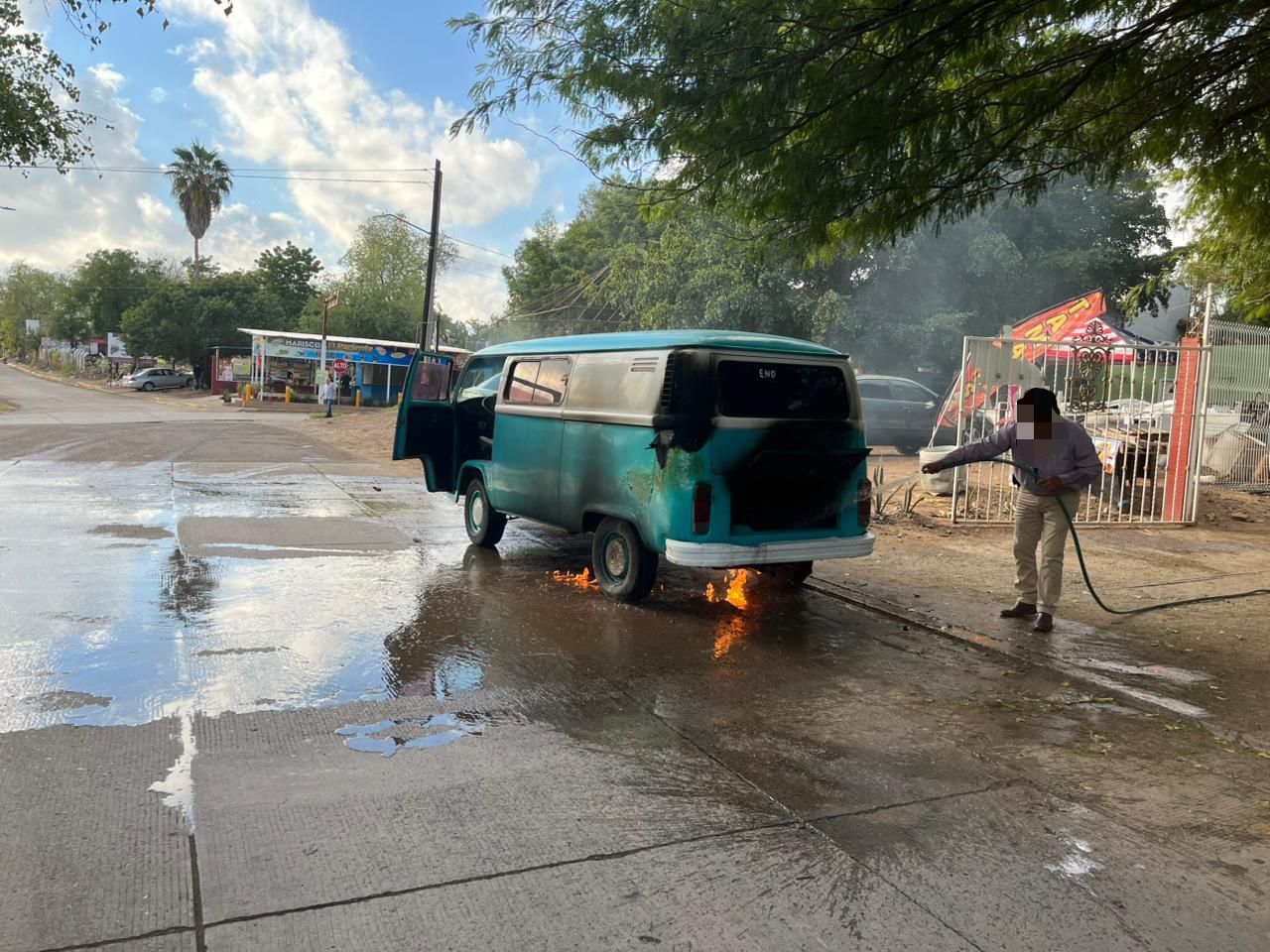 conato de incendio de vehículo sobre el malecón María del Rosario Espinoza