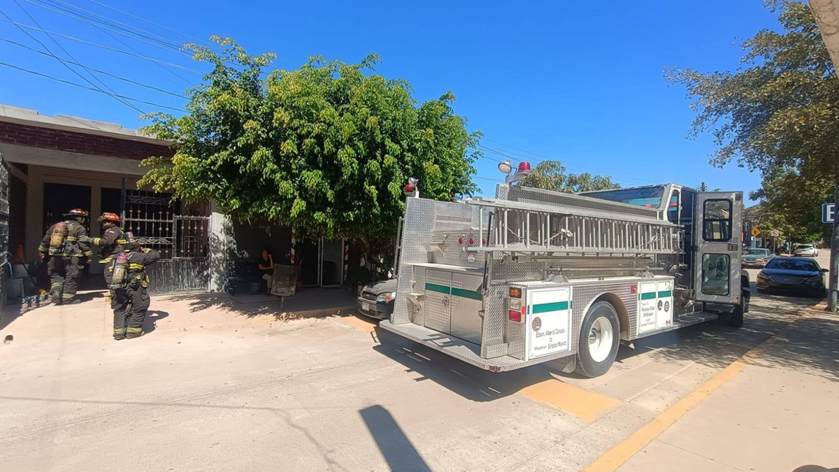 Bomberos Veteranos Mazatlán atienden fuga de gas