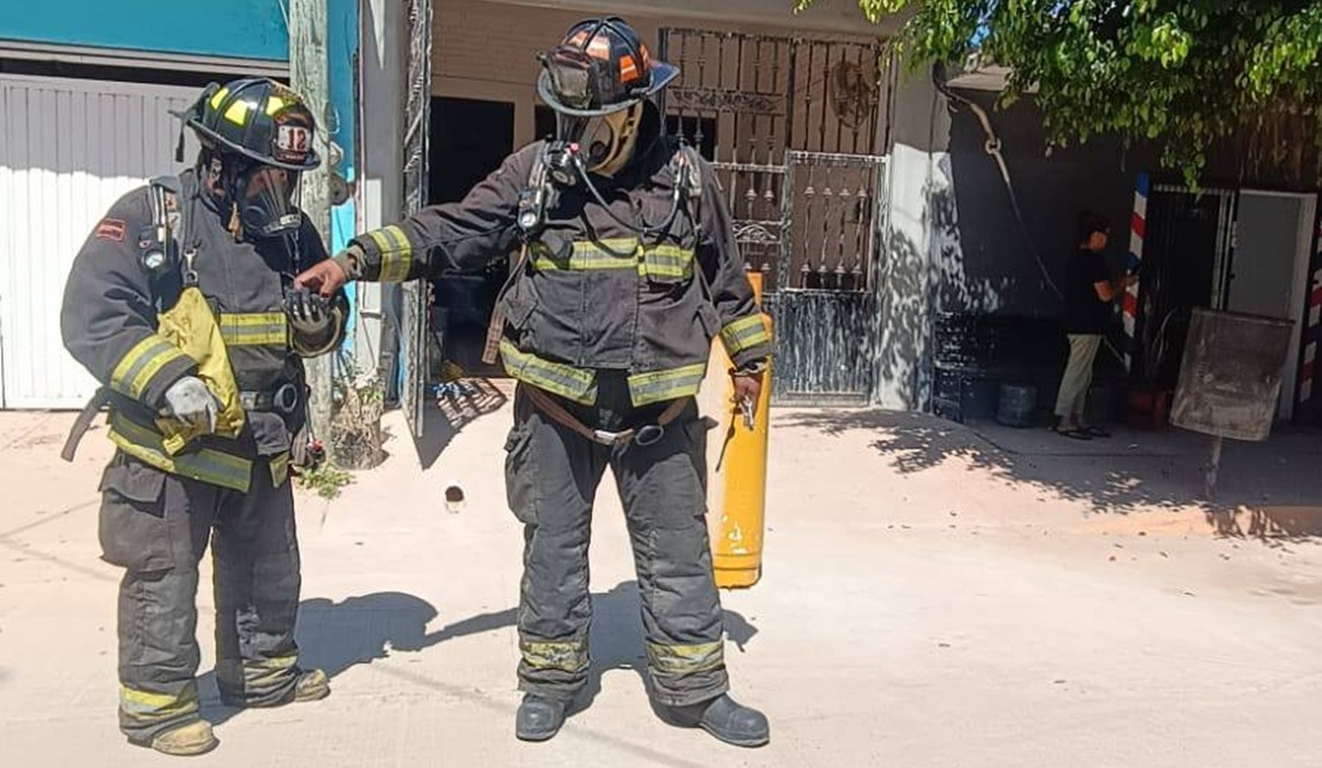 Bomberos Veteranos Mazatlán atienden fuga de gas
