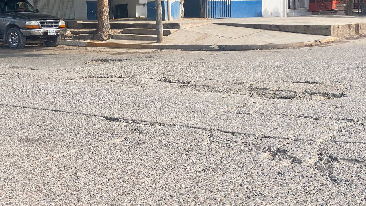 Calle dañada de Guasave