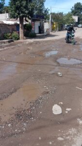 Calle dañada de Guasave
