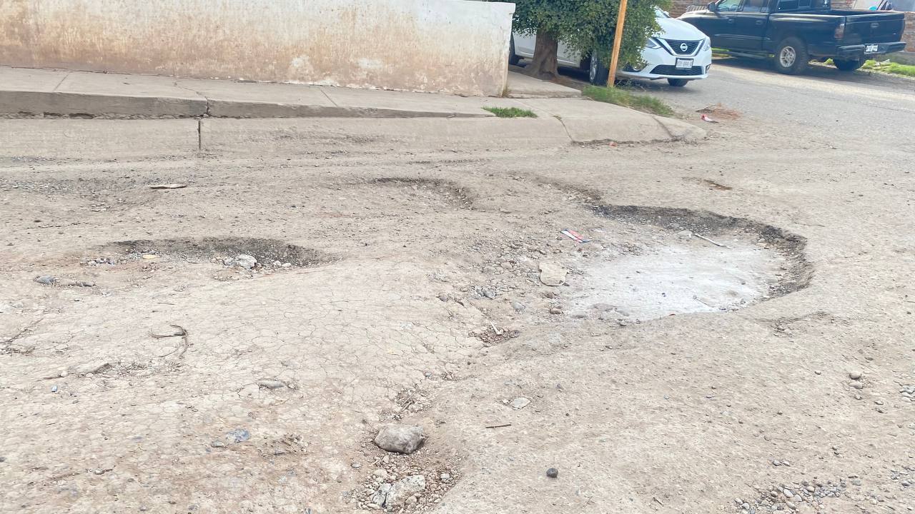 Calle dañada de Guasave