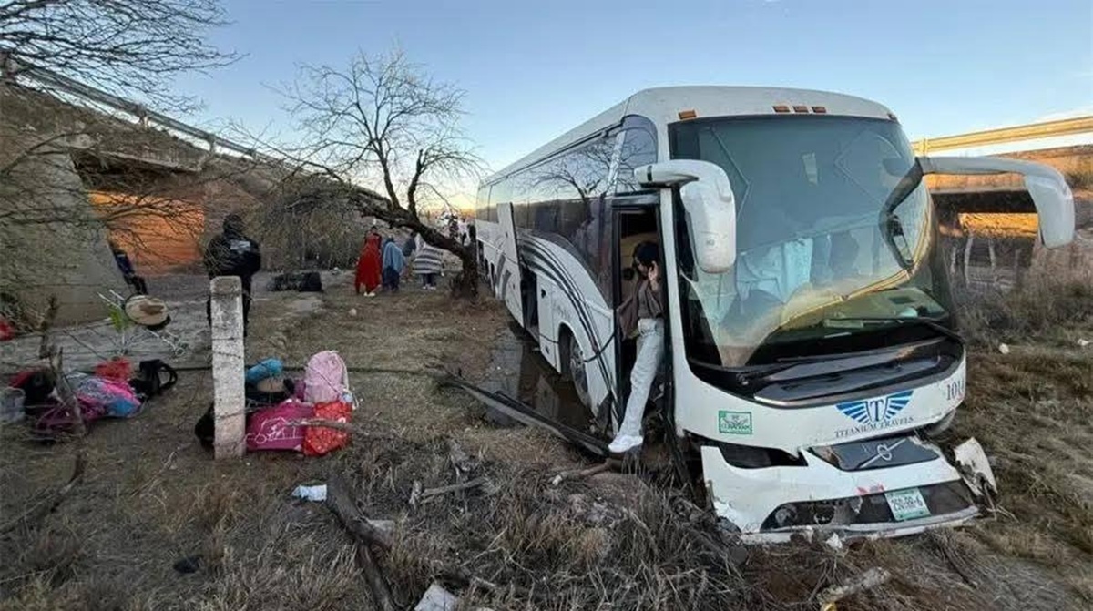 Camión accidentado en Durango proveniente de Mazatlán