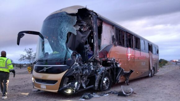 Dos mujeres de Sinaloa entre los muertos del camionazo en Sonora; checa la lista de fallecidos y heridos