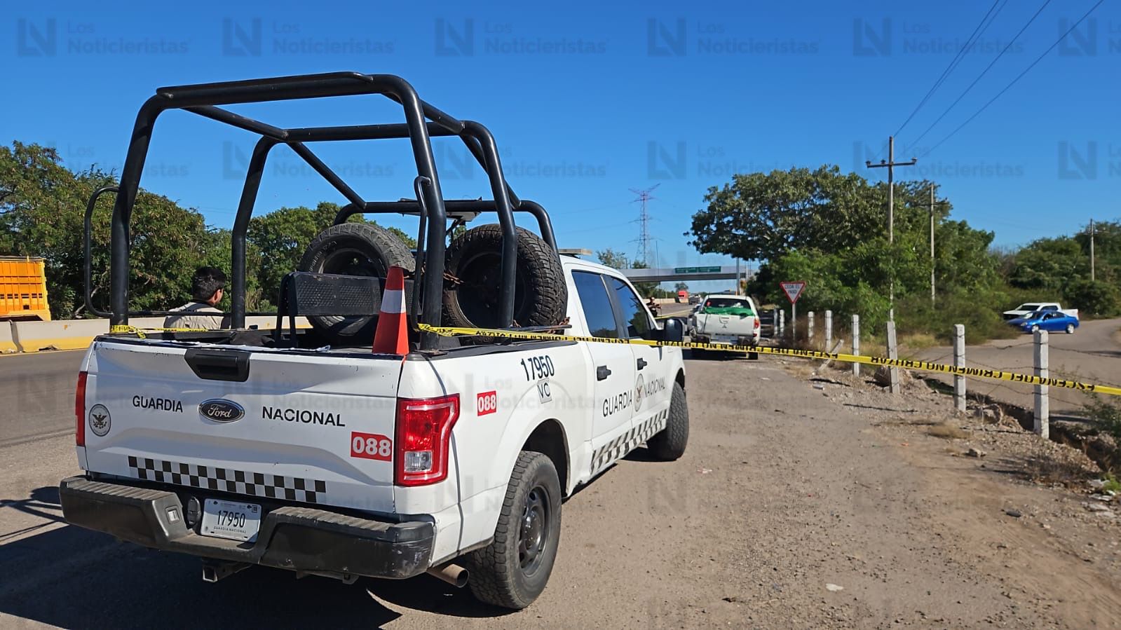 Hallan cuerpos en camioneta abandonada en San Pedro, Navolato