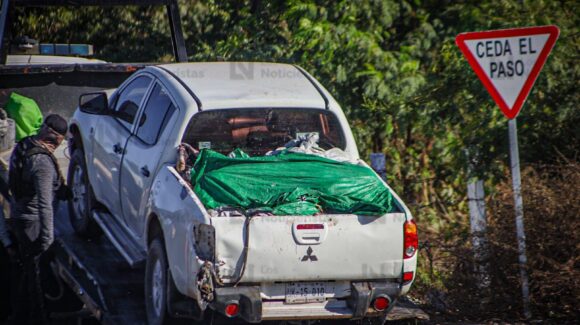 Eran 5 los cuerpos hallados en camioneta en la autopista Benito Juárez, en San Pedro, Navolato; uno estaba mutilado y otro decapitado