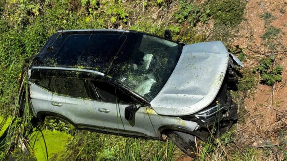 Dos mujeres resultan lesionadas tras caer a un canal en el Libramiento Oriente y México 15 en Los Mochis, Sinaloa