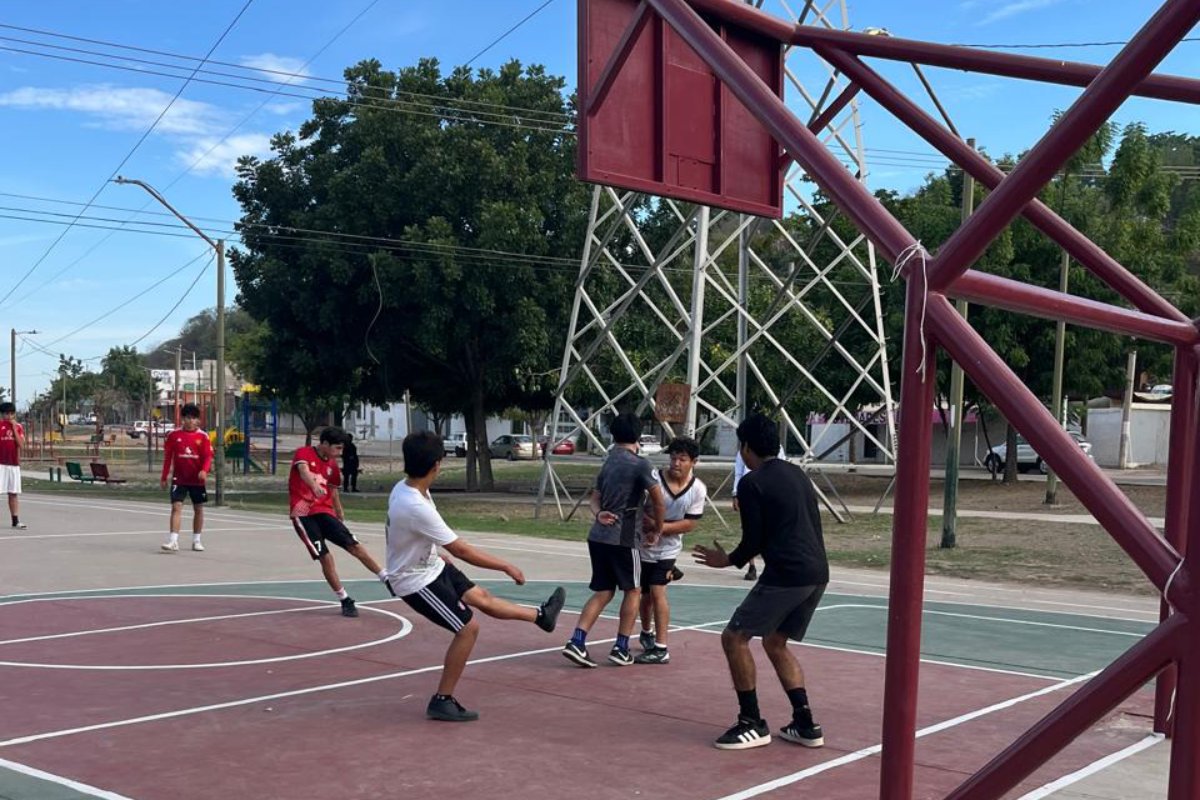 Canchas del programa Senderos de Paz en el bulevar Agricultores en Culiacán