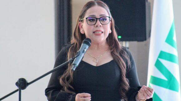 De Proyecto a Realidad: Carmen Alicia Salazar comparte su experiencia en conferencia ante AMPI Mazatlán