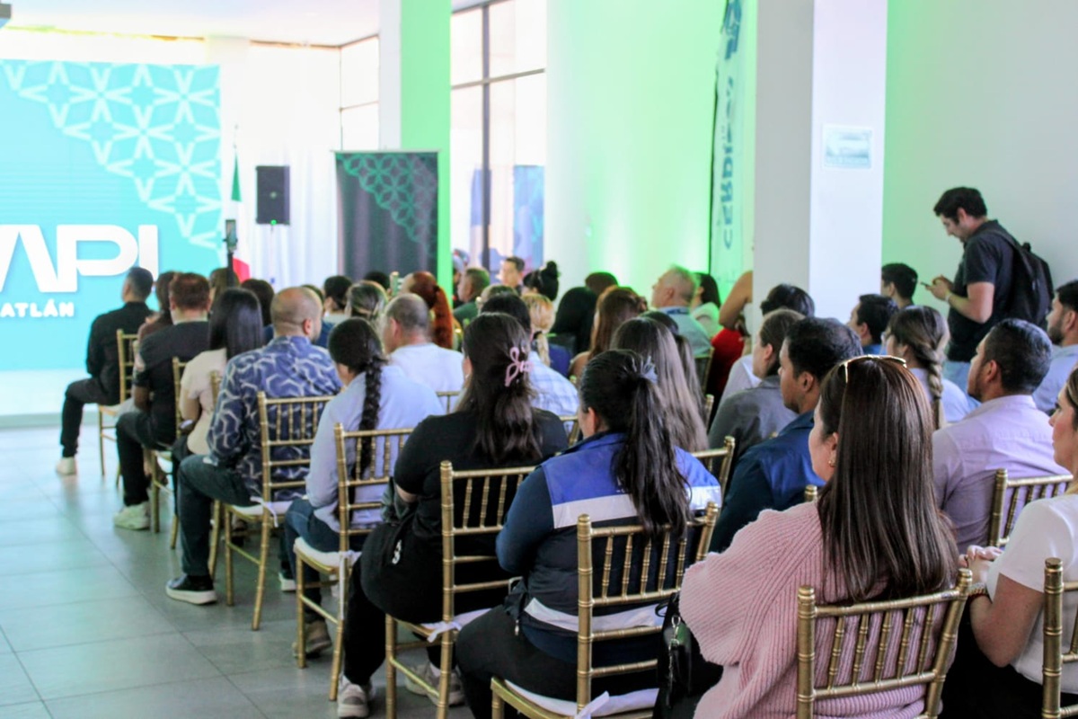 Conferencia de Carmen Alicia Salazar, directora general de Hersa Corporativo, en Mazatlán