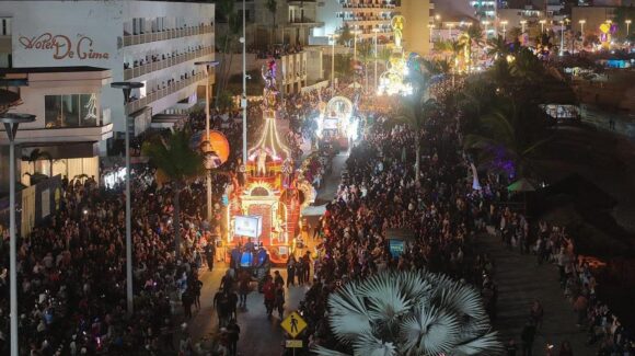 Mazatlán, Sinaloa, baila con su primer desfile del Carnaval 2026 “¡Arriba la Tambora!”