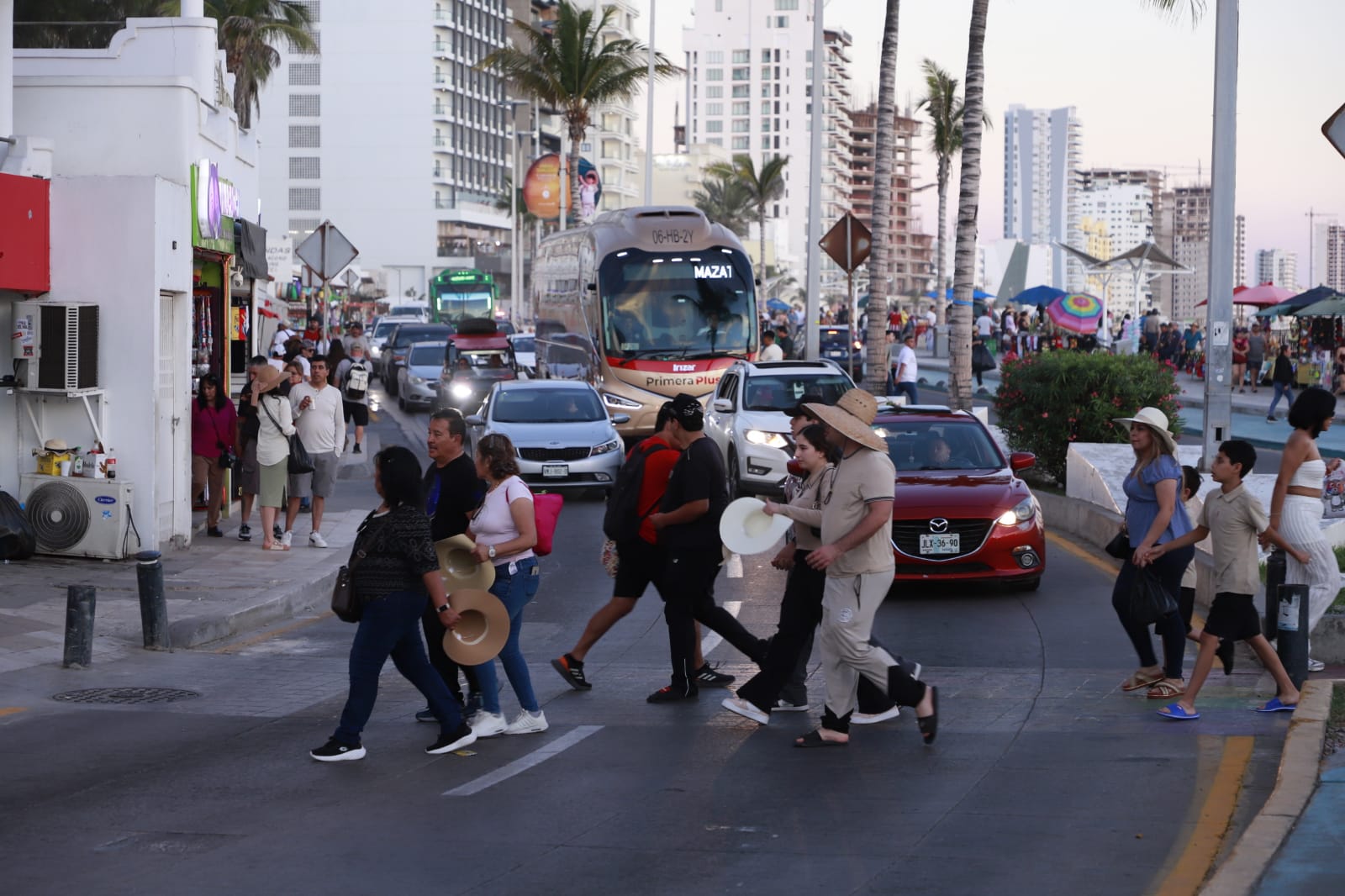 Celebración del segundo día del Carnaval Internacional Mazatlán 2026