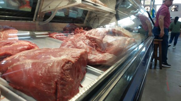 Cuaresma pega fuerte a carniceros del Mercado Municipal de Guamúchil, Sinaloa; bajan las ventas hasta en un 40%